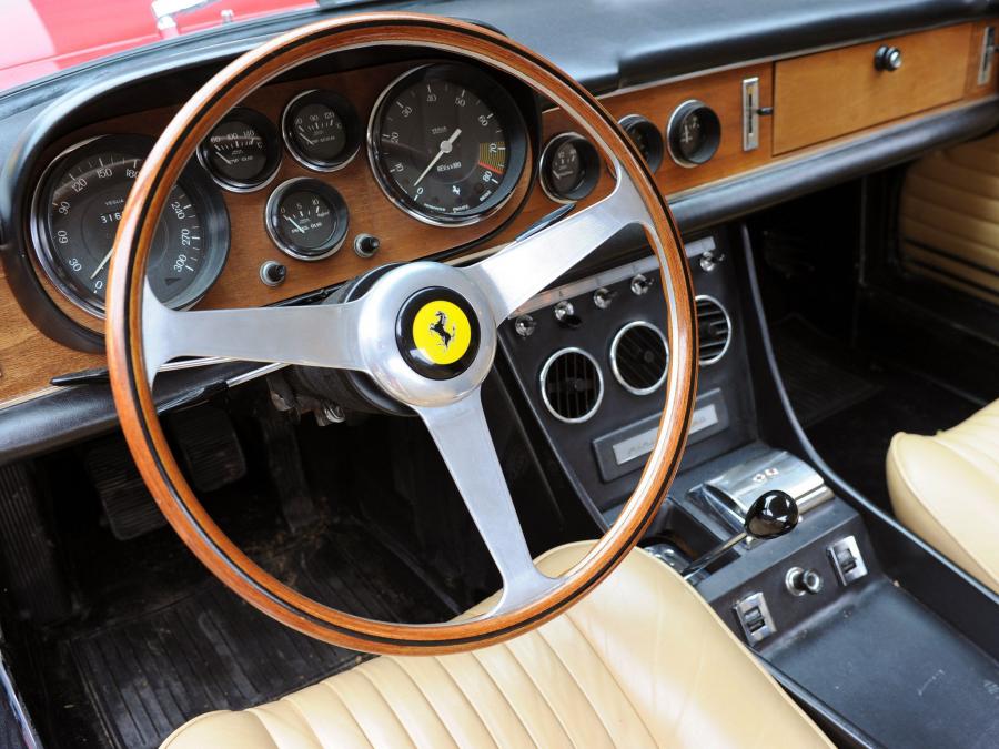 Ferrari 330 GTC 1966 года  (фото 3 из 101)